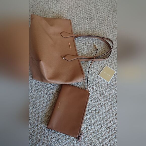 Michael Michael Kors Saige Medium Handbag Tote With Removable Wristlet - Picture 2 of 12